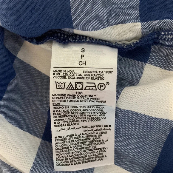 Old navy size small blue check gingham sleeveless blouse button picnic smocked - Picture 4 of 7